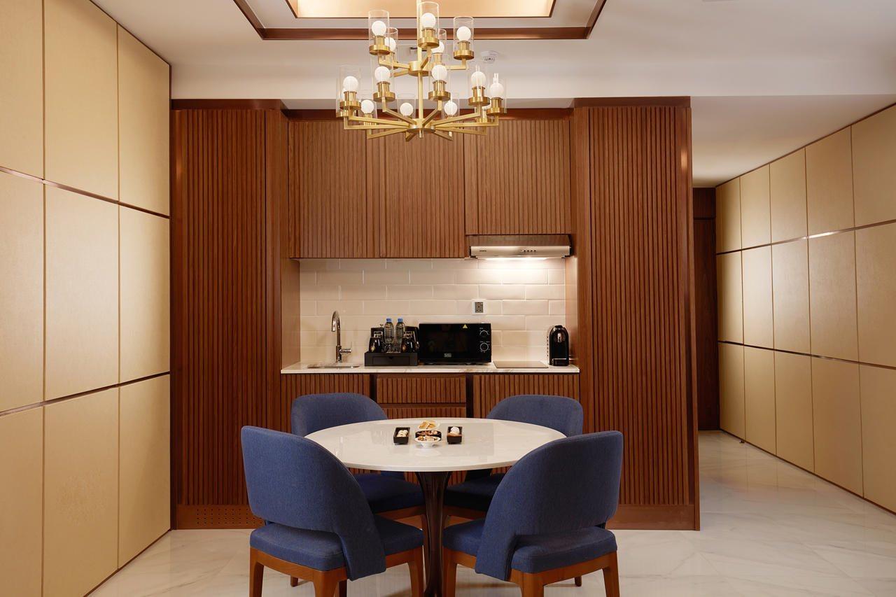 Royal M Al Aqah Beach Resort By Gewan エクステリア 写真 A kitchen in a suite at The Ritz-Carlton, Tokyo